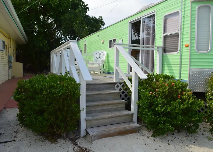 Cheap hotel: Drop Anchor Resort & Marina